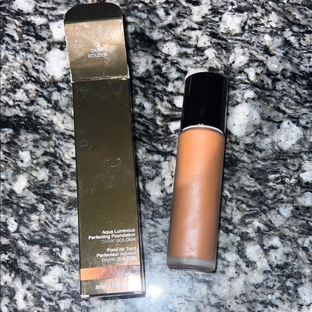 Becca Aqua Luminous Perfecting Foundation - Dark Golden